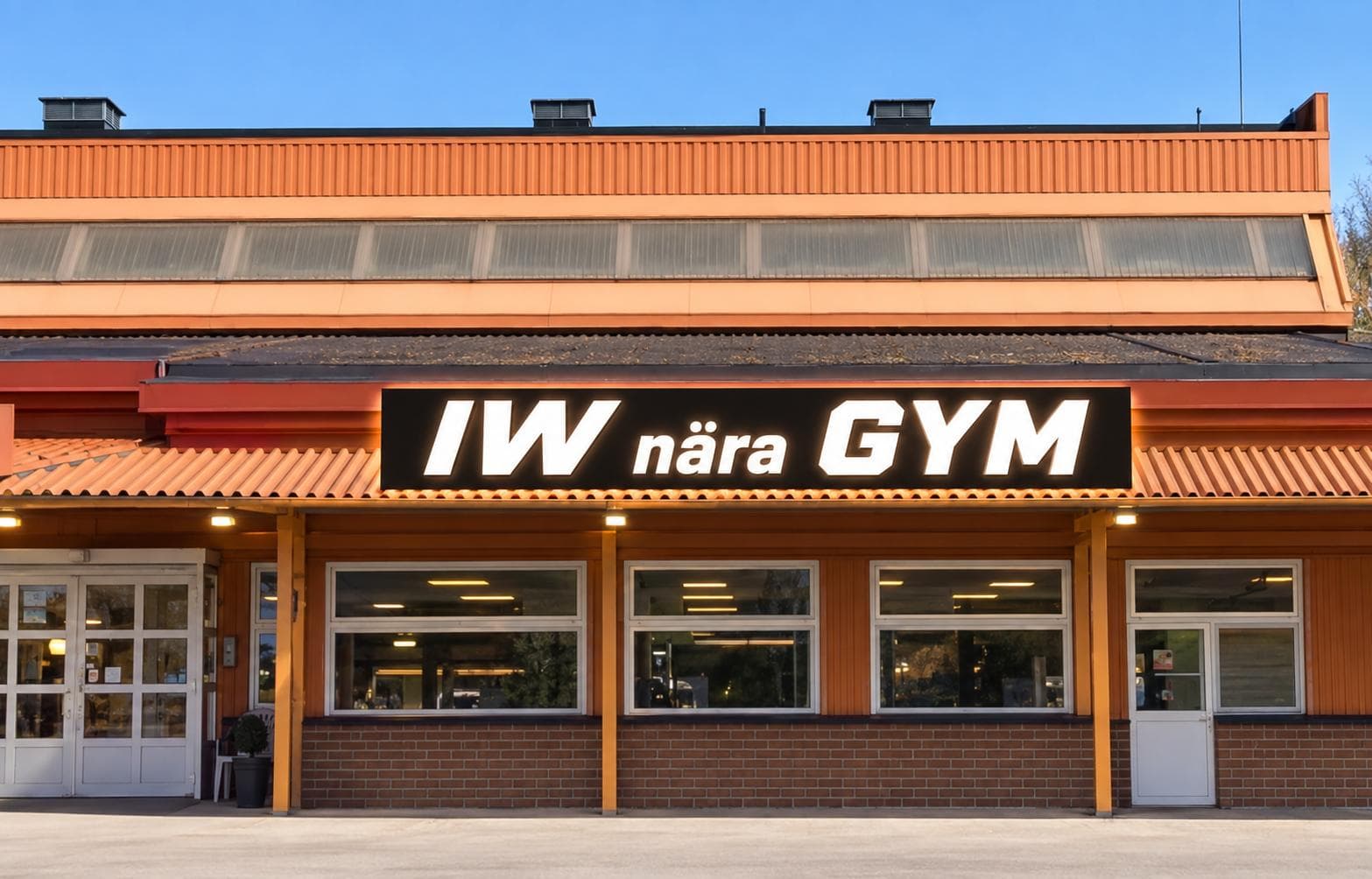 Entrén till IW nära Skönsmon på Fridhemsgatan 71 i Sundsvall